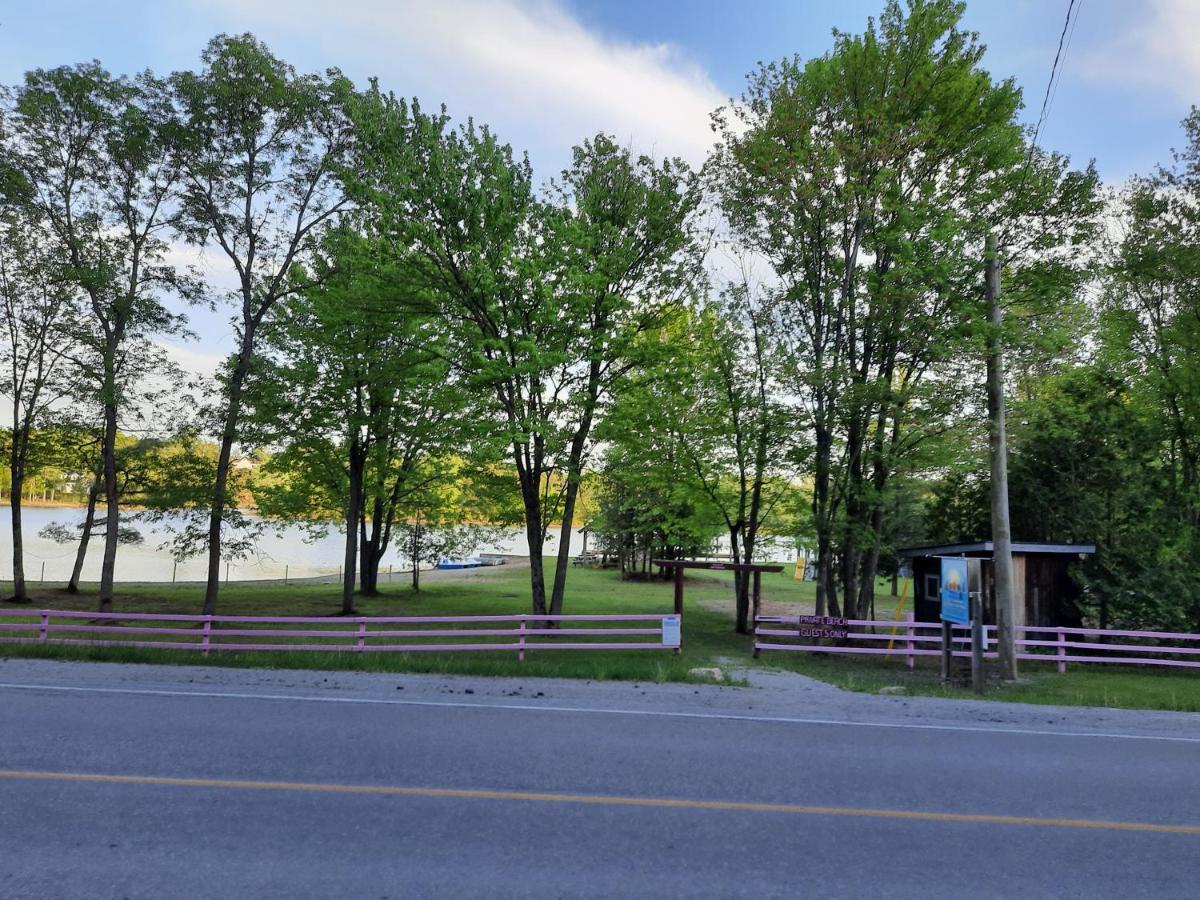 Lakefront Hideaway Resort Каварта-Лейкс Экстерьер фото
