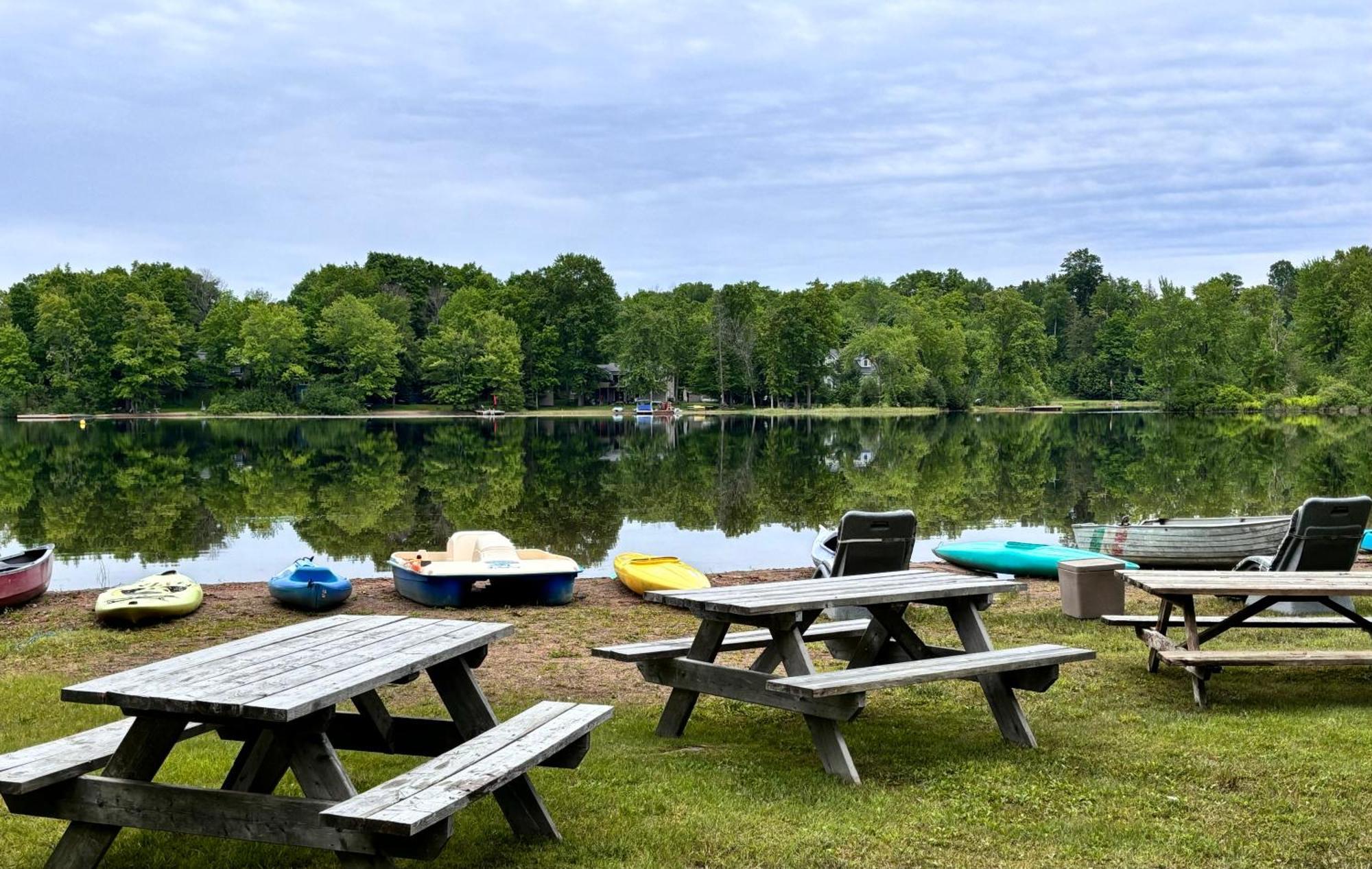 Lakefront Hideaway Resort Каварта-Лейкс Экстерьер фото